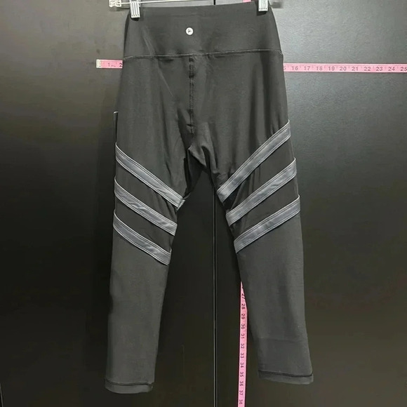 90° By Reflex High waist Capri  athletic leggings, mesh accents moisture wicking - Picture 5 of 10